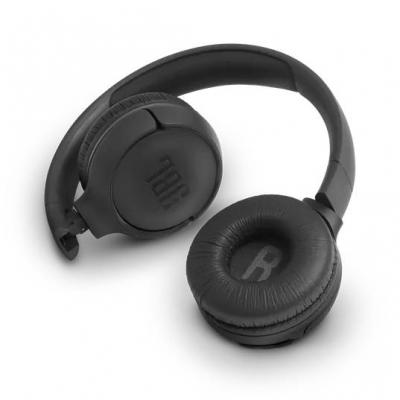 JBL Wireless On-Ear Headphones in Black